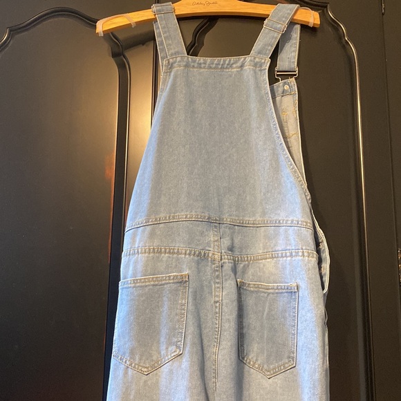 Overalls with a distressed look. Never worn. - Picture 5 of 5